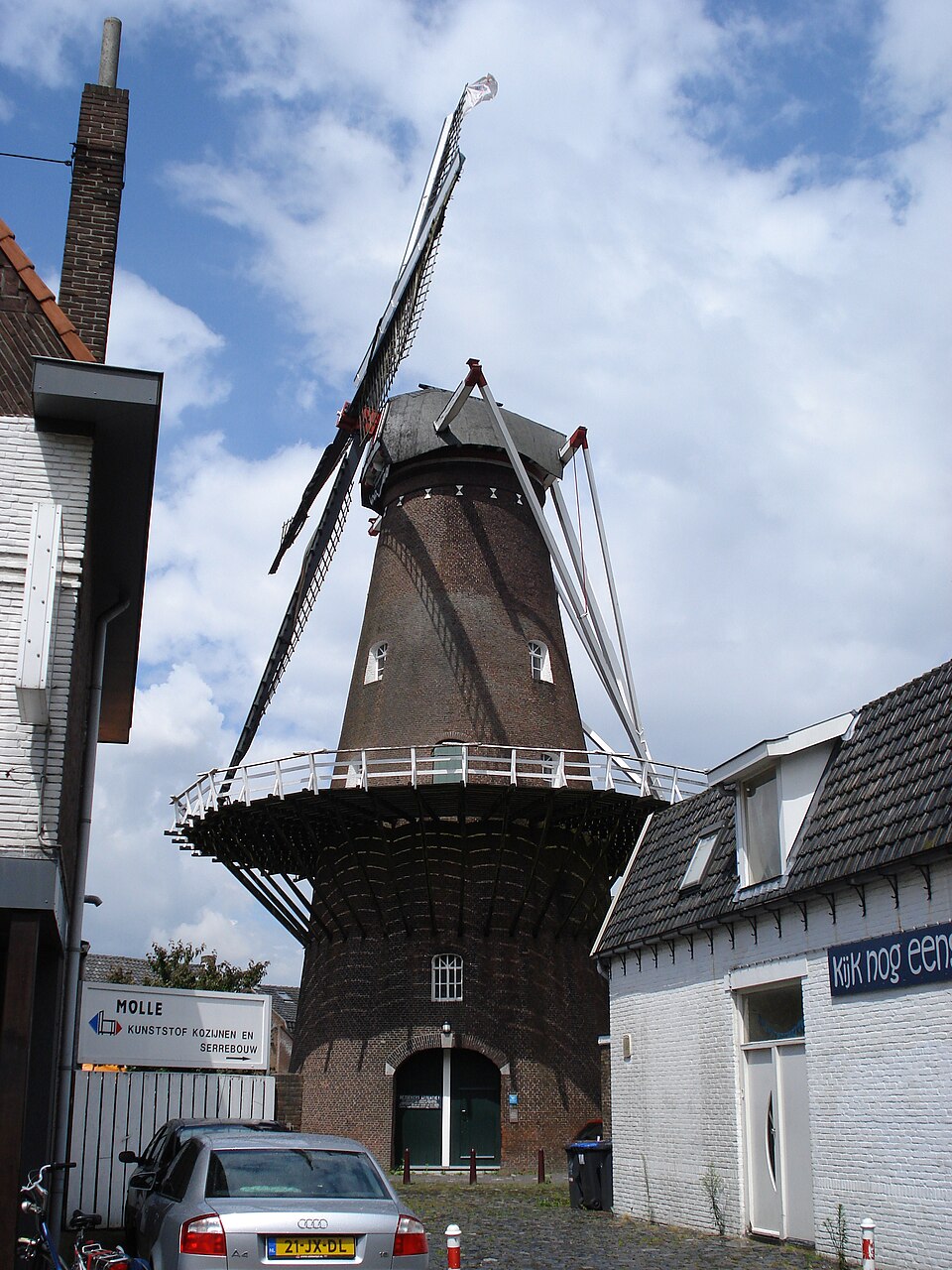 The Zeldenrust windmill on the Maasboulevard in Oss
