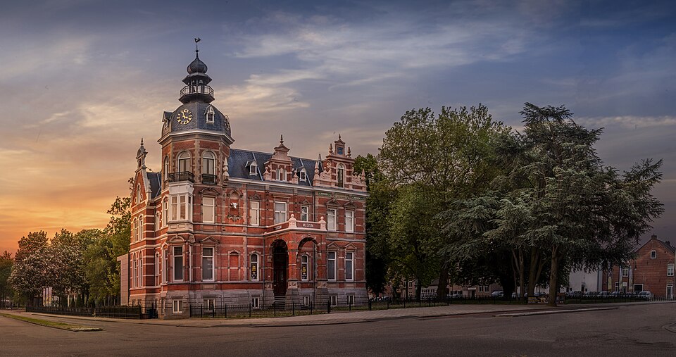 Museum Jan Cunen in a historic villa in Oss